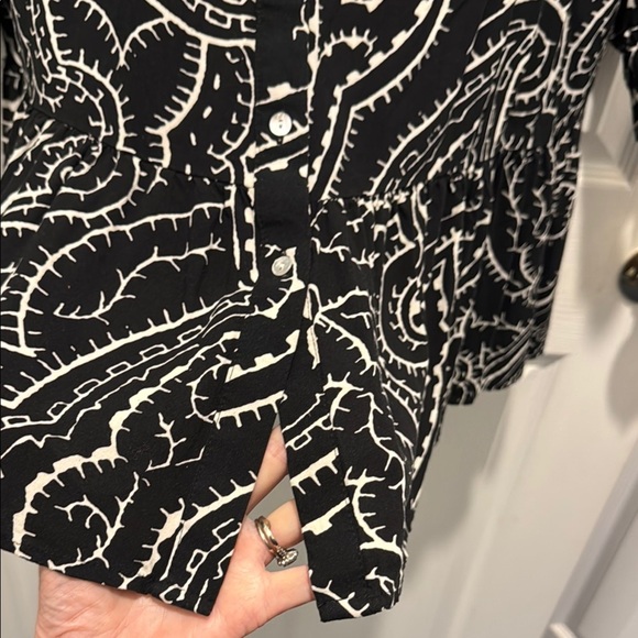 H&M Black and White Graphic Long Sleeve Dress - Picture 7 of 12